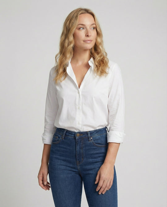 Minimalistische Damenbluse mit Polokragen aus Baumwollmix in Weiß