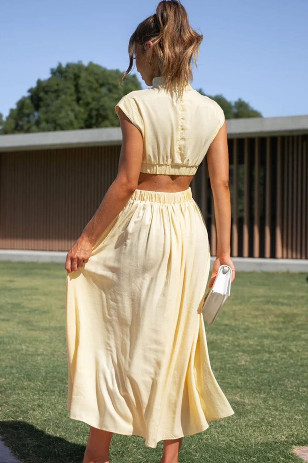 R&B | Mock Neck Cutout Midi Kleid