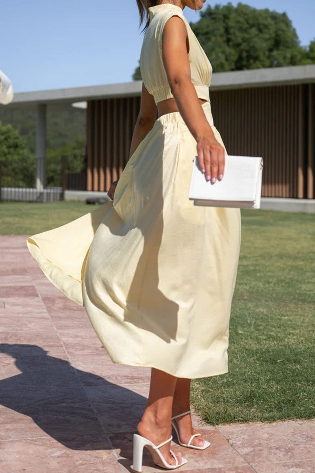 R&B | Mock Neck Cutout Midi Kleid