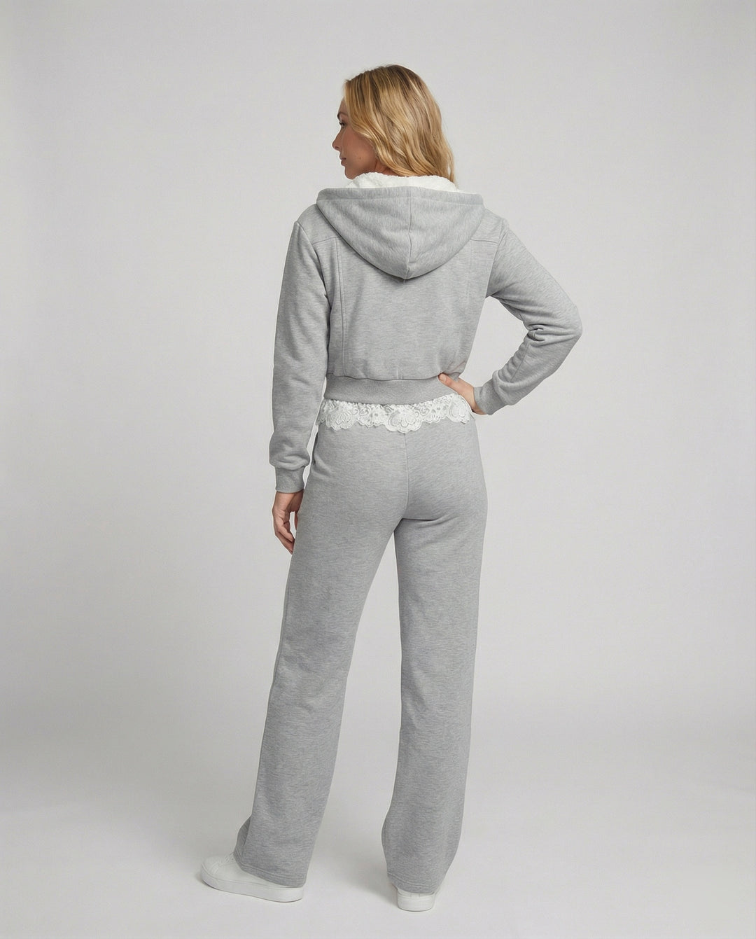 Modisches Damen Herbst Set mit Spitze und bequemer Jogginghose
