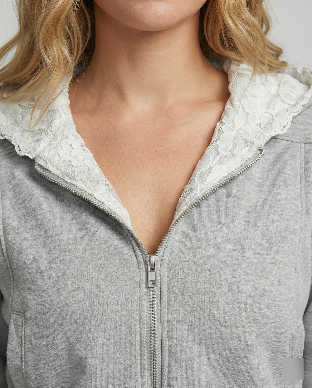 Modisches Damen Herbst Set mit Spitze und bequemer Jogginghose