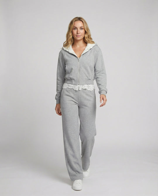 Modisches Damen Herbst Set mit Spitze und bequemer Jogginghose