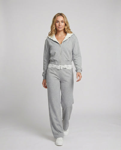Modisches Damen Herbst Set mit Spitze und bequemer Jogginghose