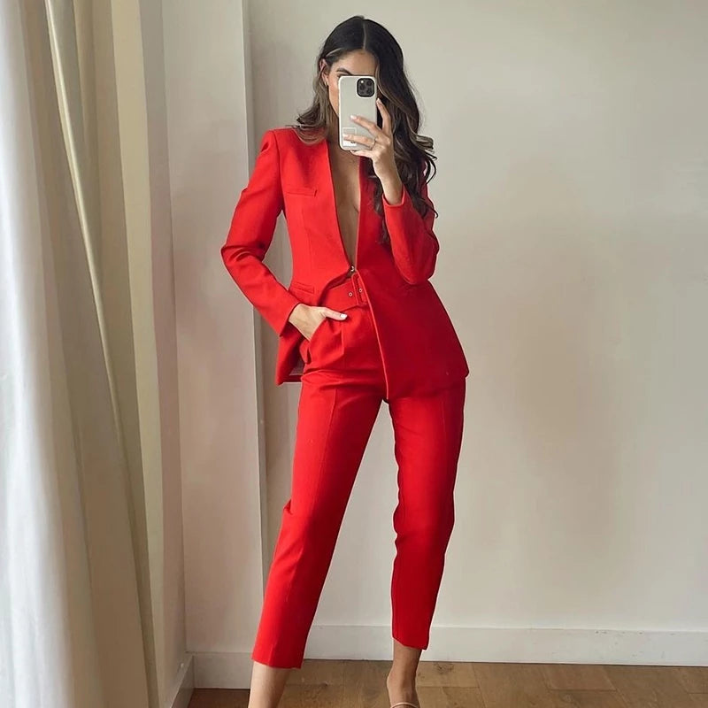 R&B | Lässige Hochbundhose mit Gürtel und Taschen, perfekt für lässige Tage