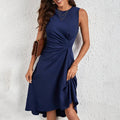 dunkelblaues ärmelloses midikleid