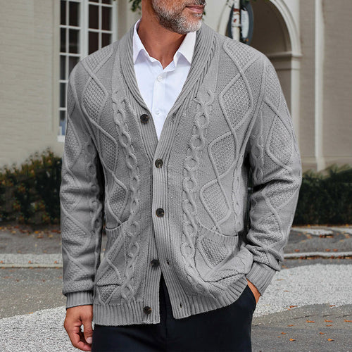 Herren Grobstrickjacke mit elegantem Zopfmuster und praktischen Taschen R&B