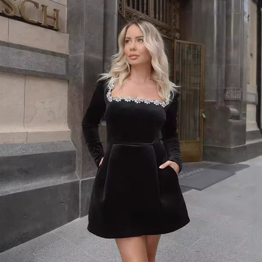 Damen elegantes Kleid mit schickem Rundhalsausschnitt und verzierter Detail R&B