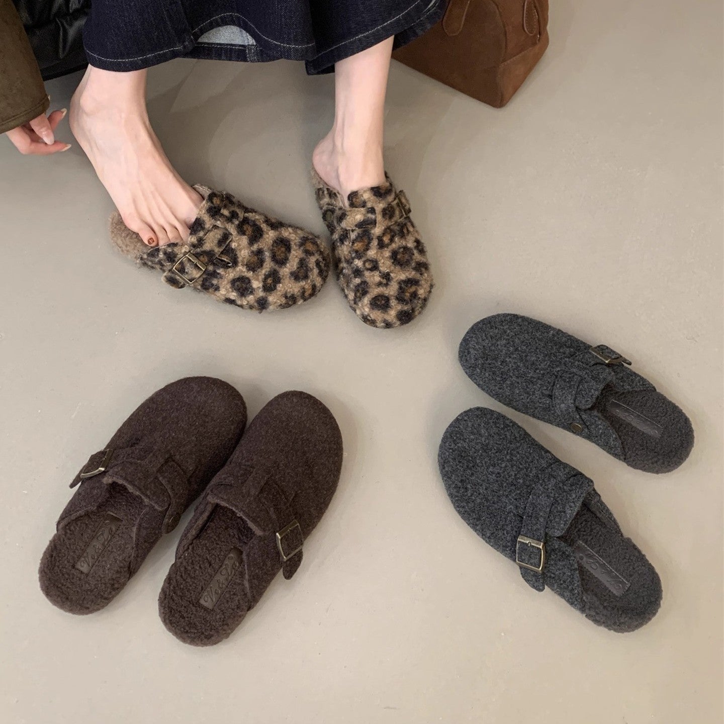 Damen Clogs aus hochwertigem Wollfilz mit dekorativen Schnallenapplikationen R&B