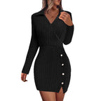 Damen Wickelkleid mit strukturiertem Design und dekorativen Knöpfen