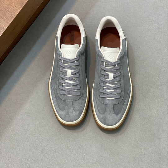 Damen Sneaker aus weichem Wildleder mit raffiniertem Schnürsystem R&B