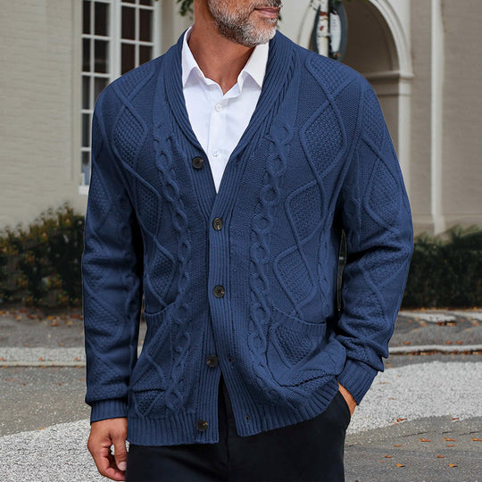 Herren Grobstrickjacke mit elegantem Zopfmuster und praktischen Taschen R&B