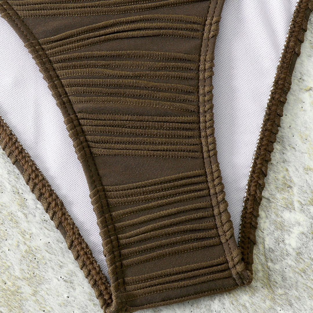 Damen Balkon-Bikini mit raffiniertem Rüschendesign und eleganten Trägern R&B