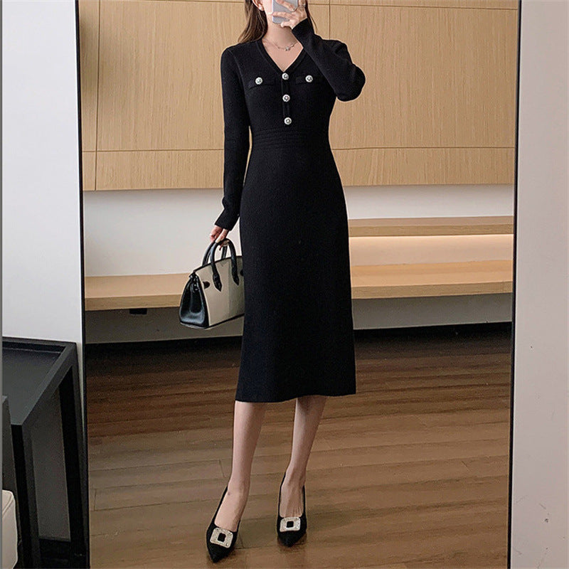 Damen Elegantes Maxikleid mit V-Ausschnitt und Knopfdetails R&B