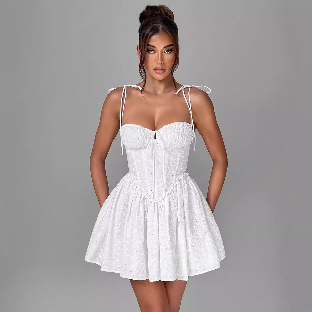 Damen verspieltes Sommerkleid mit Rüschendetails und zarten Trägern R&B