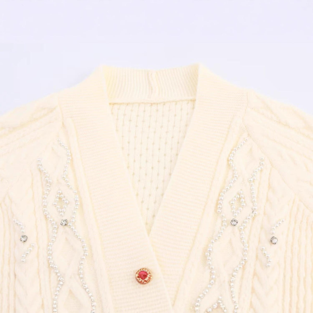 Damen elegante Strickjacke mit dekorativen Knöpfen und Rüschendetails R&B