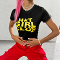 Damen Crop-T-Shirt mit auffälligem Schriftzug und figurbetontem Schnitt R&B