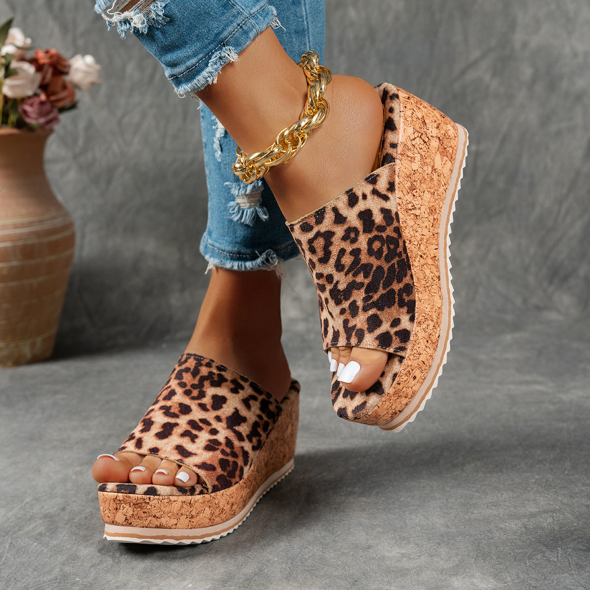 Damen Wedge-Pantoletten mit wildem Leopardenmuster und komfortabler Korksohle R&B