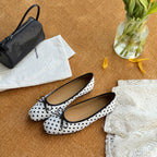 Damen Ballerinas mit einzigartigem Punktmuster und elegantem Riemchen R&B