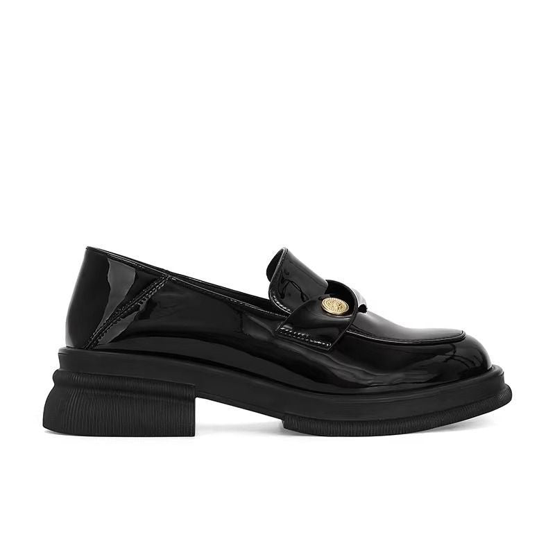 Damen Elegante Lackleder-Ballerinas mit modischem Riemchen und dekorativen Knopfdetails R&B