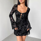 Damen nan kurzes Meshkleid mit floraler Samtflock-Optik, Ausschnitt-Öffnungen und Zierbändern R&B