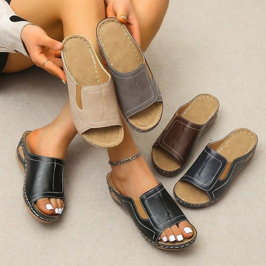Damen lässige Leder-Sandalen mit verstellbarem Riemen und anatomischem Fußbett R&B
