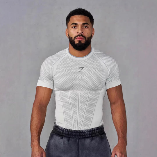 Herren nan muskelmodellierendes Funktionsshirt mit 3D-Struktur und gezielten Kompressionszonen R&B