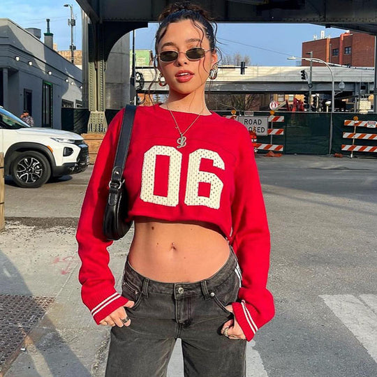 Damen modisches Crop-Pullover im sportlichen Look mit auffälligem Druck R&B