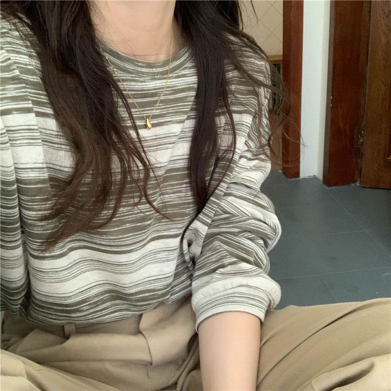 Damen gestreiftes Langarmshirt mit weitem Schnitt und weichen Materialien