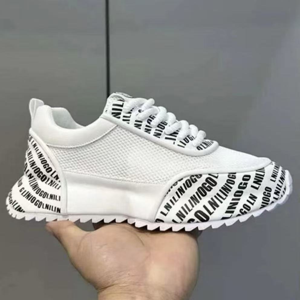 Damen Sportliche Sneakers mit markantem Schriftzug EB