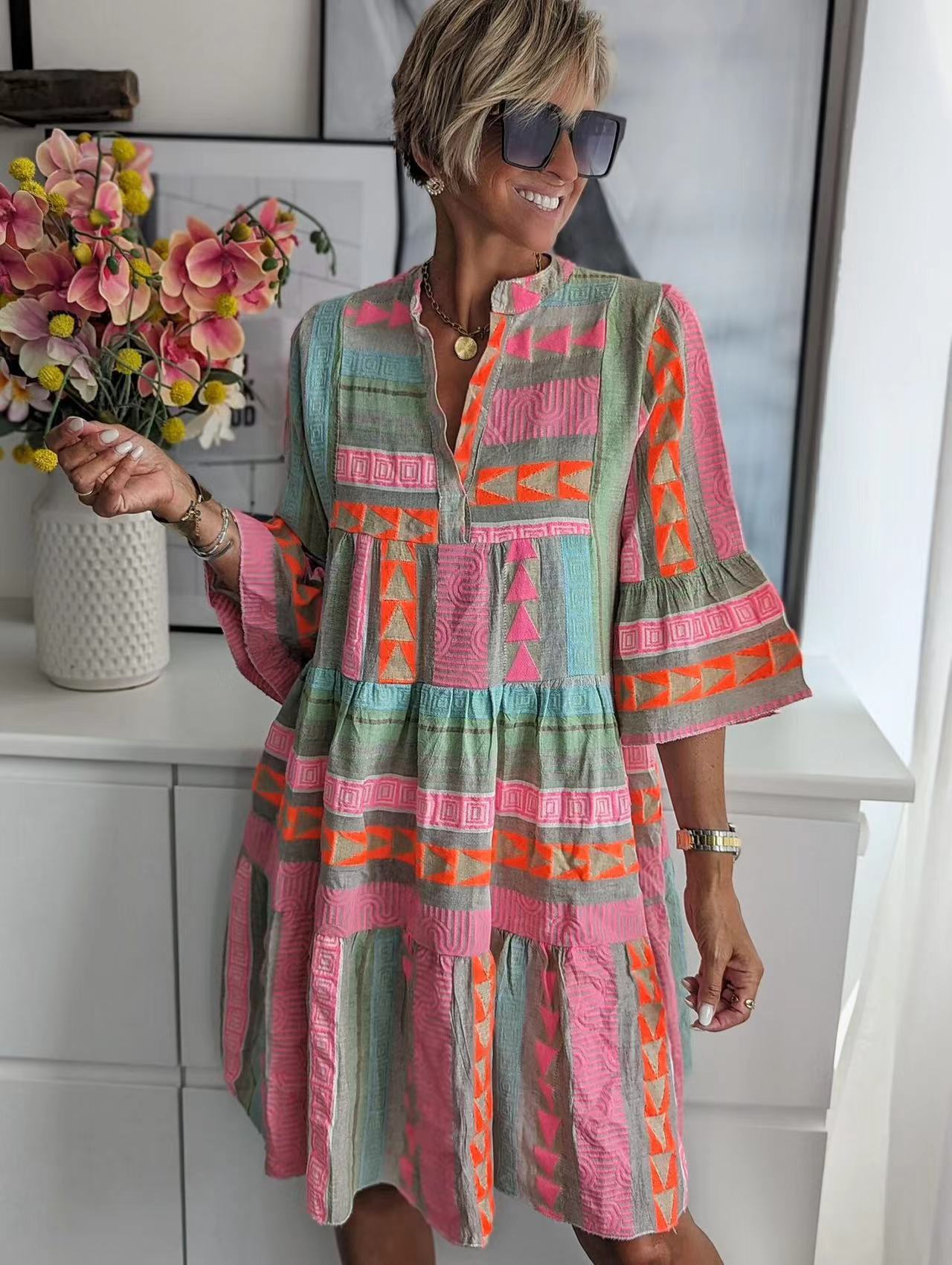 Damen luftiges Boho-Kleid mit eingewR&Bten Mustern und kurzen Ärmeln R&B