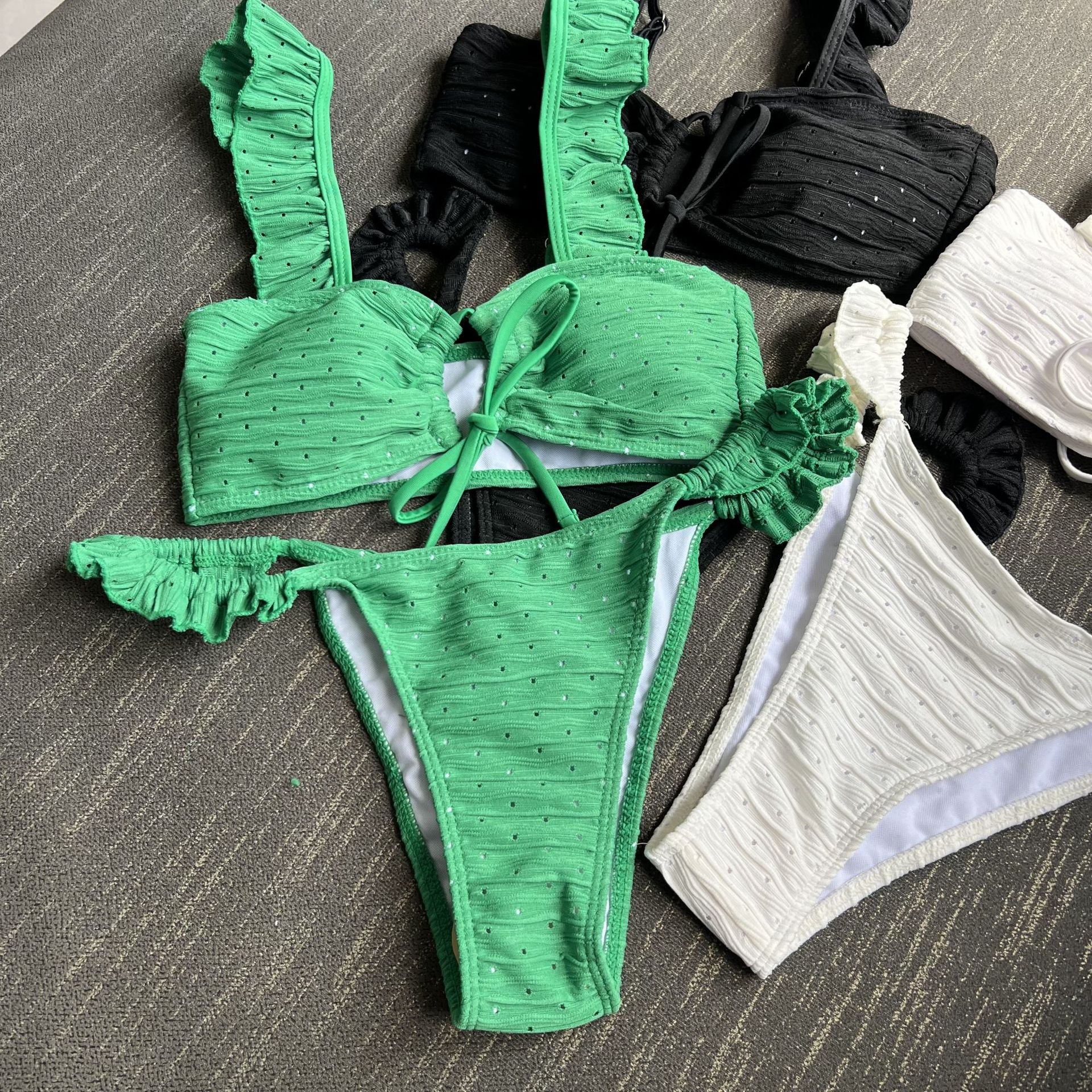 Damen Triangel-Bikini mit Rüschendetails und verspieltem BindR&Band R&B