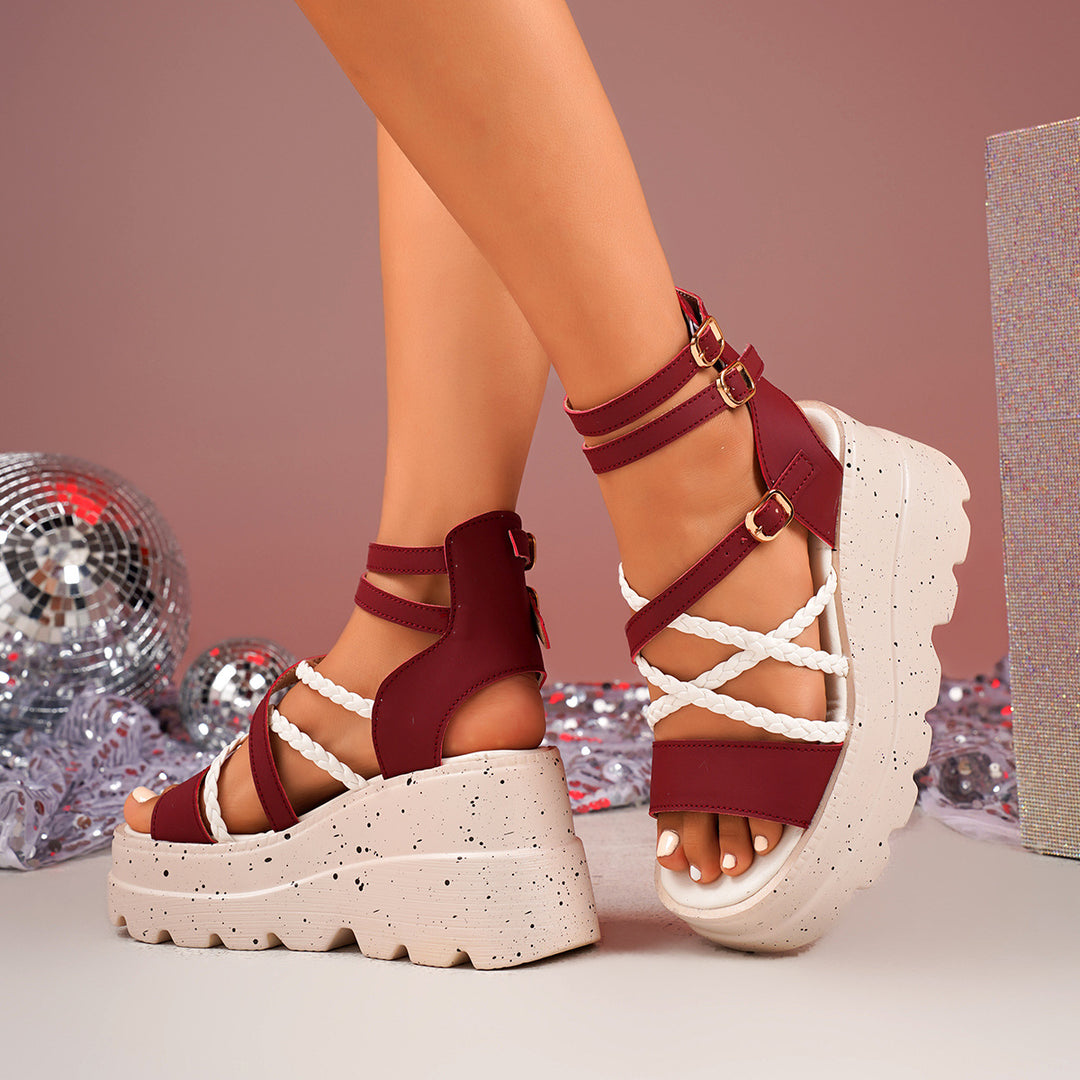 Damen Plateau-Sandalen mit geflochtenen Riemen und dekorativen Schnallen R&B