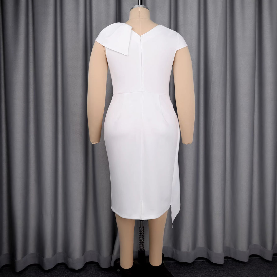 Damen Etuikleid mit drapierten Rüschen und funkelnden Knopfdetails R&B