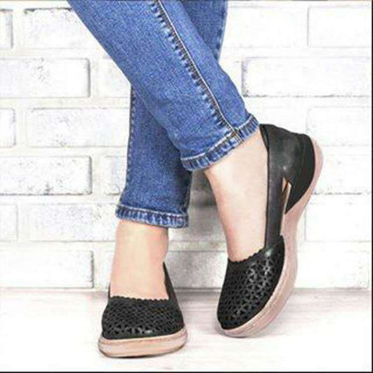 Damen bequeme und stilvolle Slipper mit perforiertem Design R&B