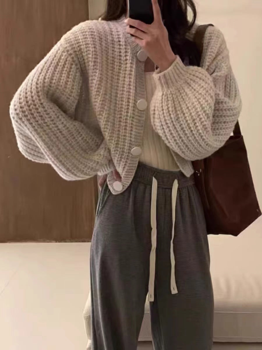 Damen Grobstrickcardigan mit voluminösen Ärmeln und großen Knöpfen R&B
