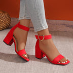 Damen Blockabsatz Sandalen mit Herzschnalle und modischem Design
