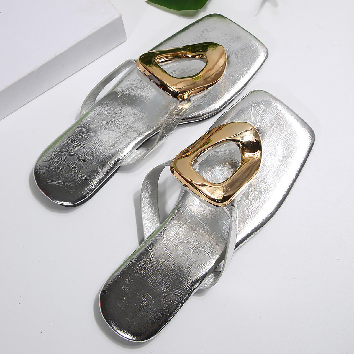 Damen Elegante und modische Sandalen mit glänzendem Design R&B