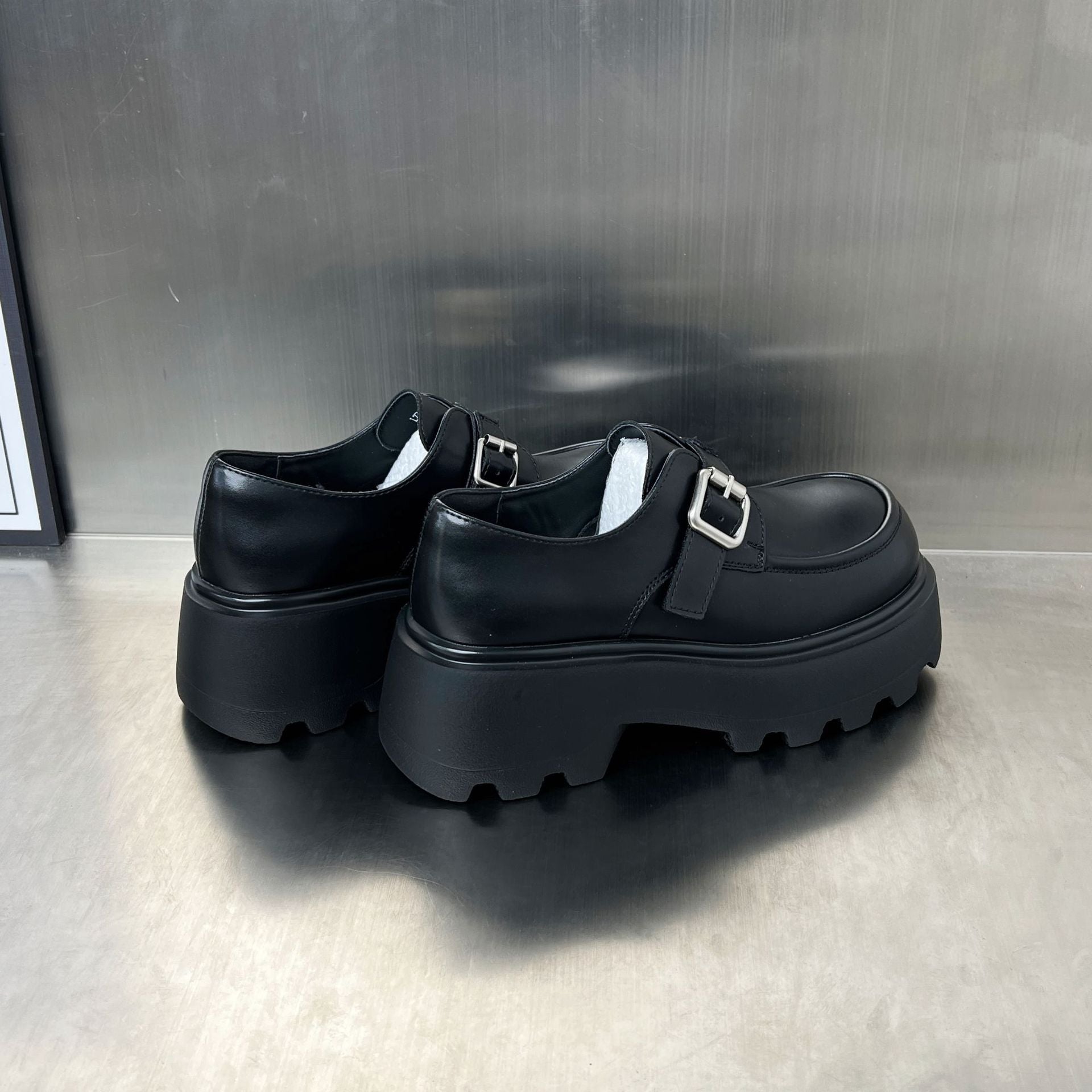 Damen Chunky Mokassins aus hochwertigem Leder mit modischer Schnallenverzierung R&B