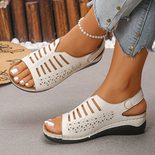 Damen bequeme Sandalen mit offenem Zehenbereich und floralen Cut-Outs R&B
