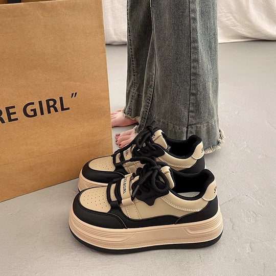 Damen Sportliche Plateau-Sneaker mit elastischen Schnürsenkeln und dämpfender Sohle R&B