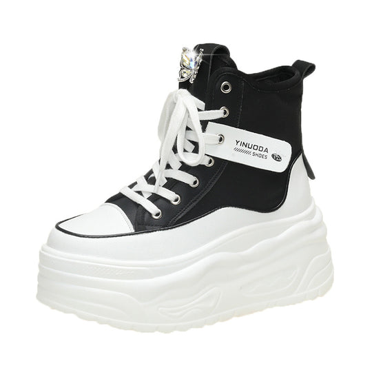 Damen nan Plateau-Sneaker mit hohem Schaft, Schnürung und Schmetterling-Brosche R&B
