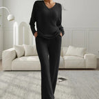 Damen Strickanzug mit modischem V-Ausschnitt und feinem Rippdesign R&B