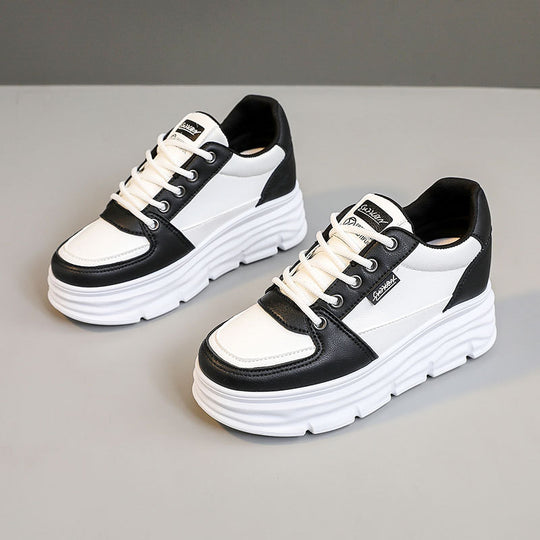 Damen Plattform-Sneaker mit modischen Details und dämpfender Sohle R&B