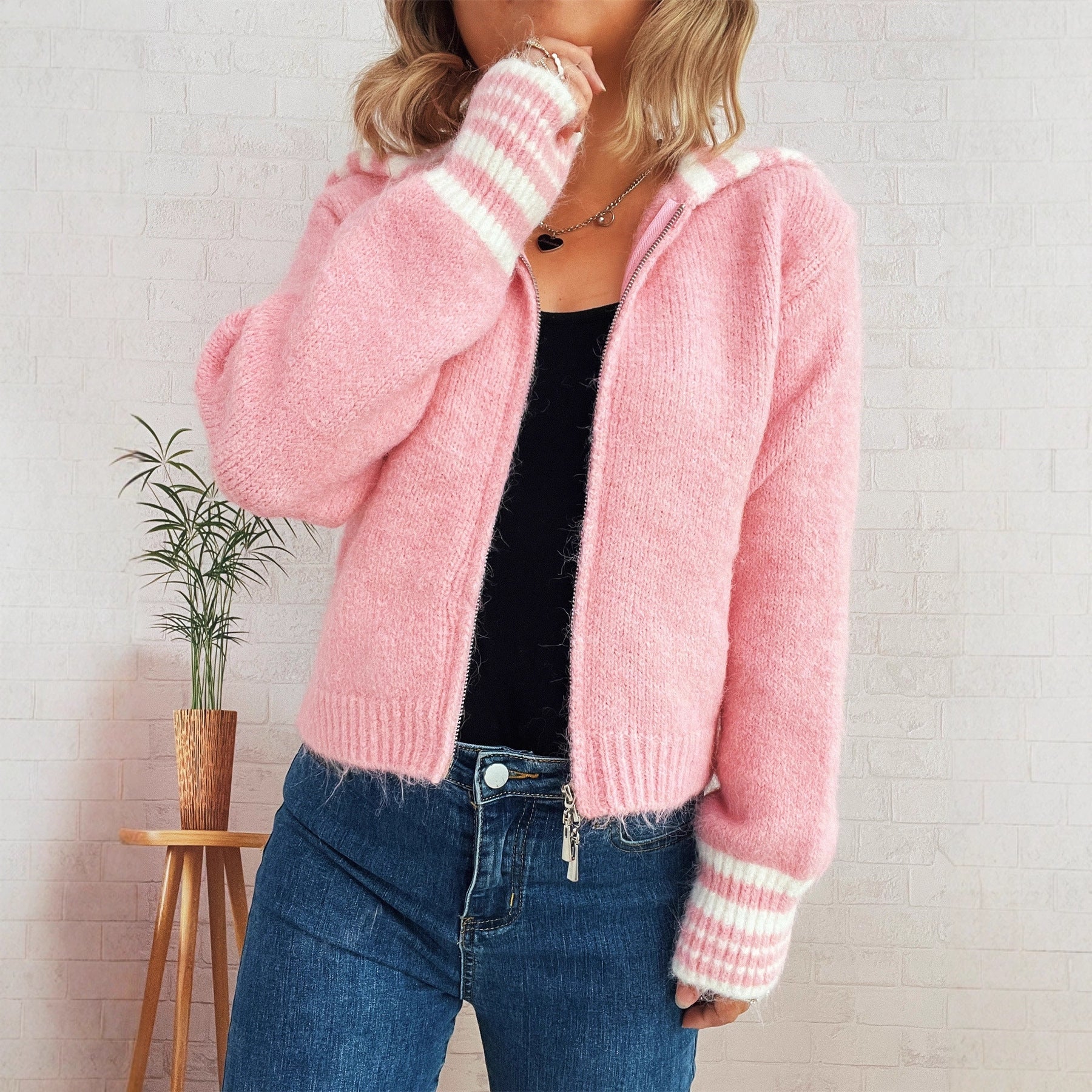 Damen kuschelige Strickjacke mit stilvollem Reißverschluss und modischen Streifen R&B
