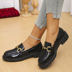 Damen nan glänzende Krokoprägung Loafer mit profilierter Traktorsohle und goldener Zierschnalle R&B