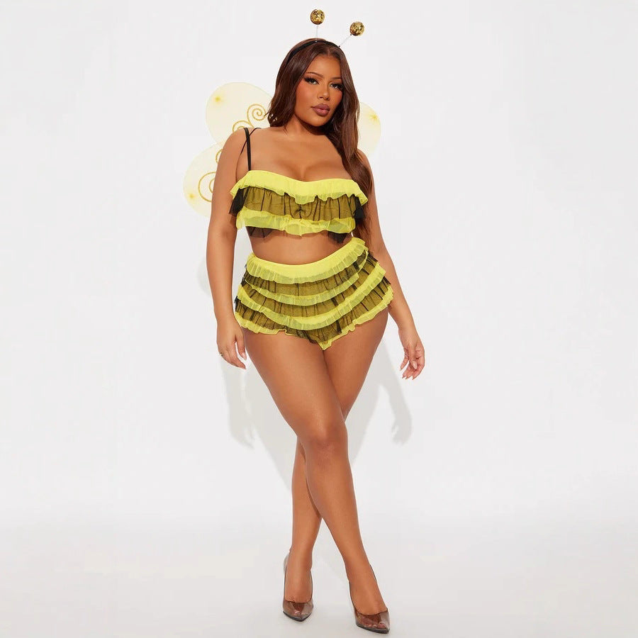Damen Kostüm mit Rüschendetails und sexy Shorts R&B