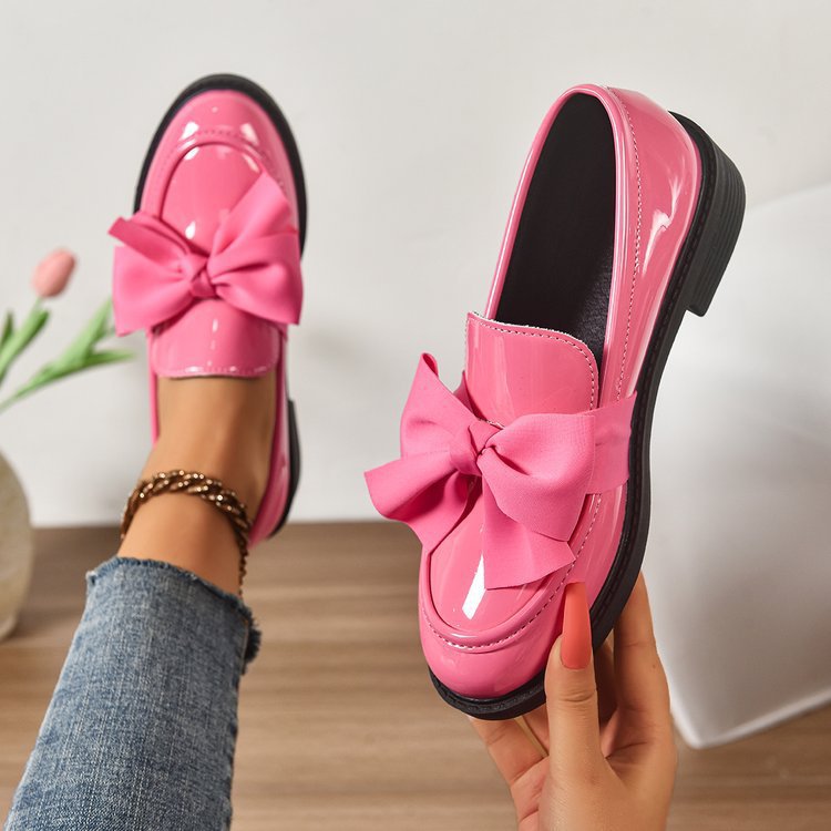 Damen elegante Mokassins mit Plastikoberfläche und modischem Schleifen-Detail R&B