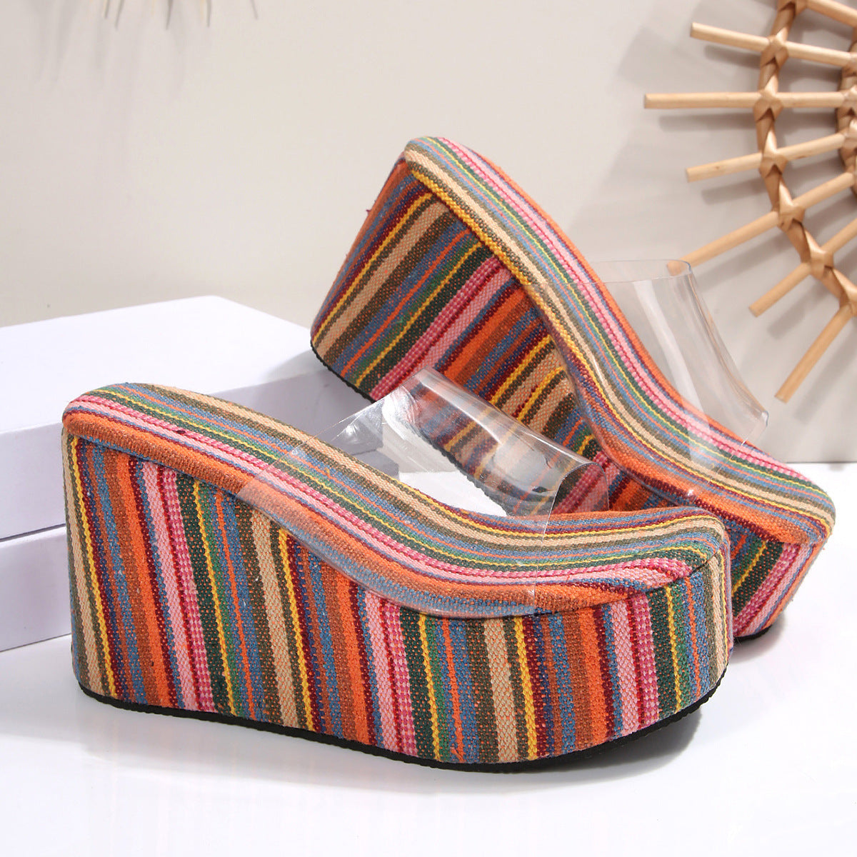 Damen Wedge-Pantoletten mit durchsichtigen Riemen und farbenfrohem Streifenmuster