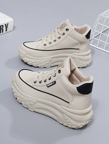 Damen Hohe Sneakers mit robustem Profil und sportlichem Design R&B