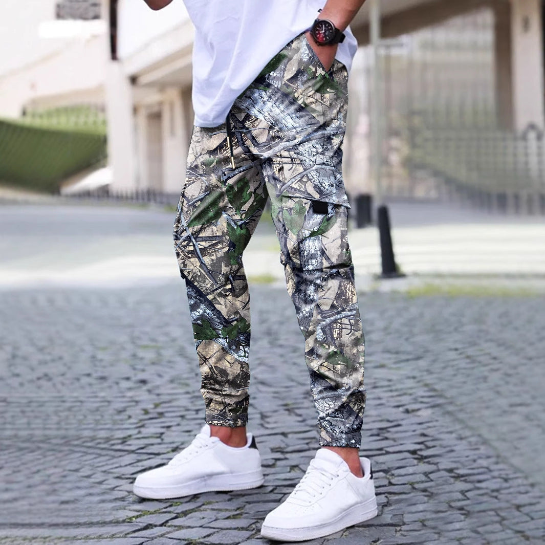 Herren Cargohose im angesagten Camouflage-Design mit elastischem Bund und praktischen Taschen R&B